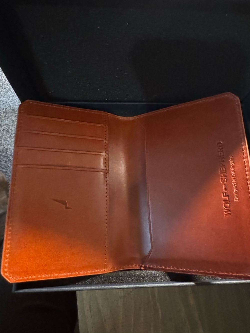 Wolf & Shepherd Brown Leather Key & Card Holder Gift Set - Picture 4 of 8